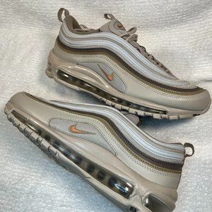 Nike Air Max Shoes 'Bone Beige' SZ 9 'Like New' in OG box